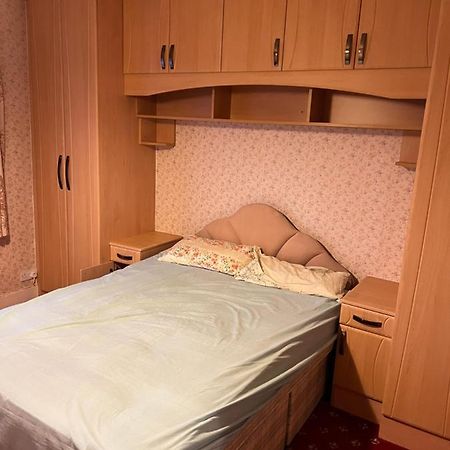 Apartmán Whitby Road House Canvey Island Exteriér fotografie
